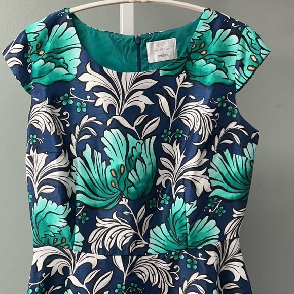Dressed up by Gymboree, woman Floral Heritage Dress in Blue and Green, size 4. - Picture 3 of 9
